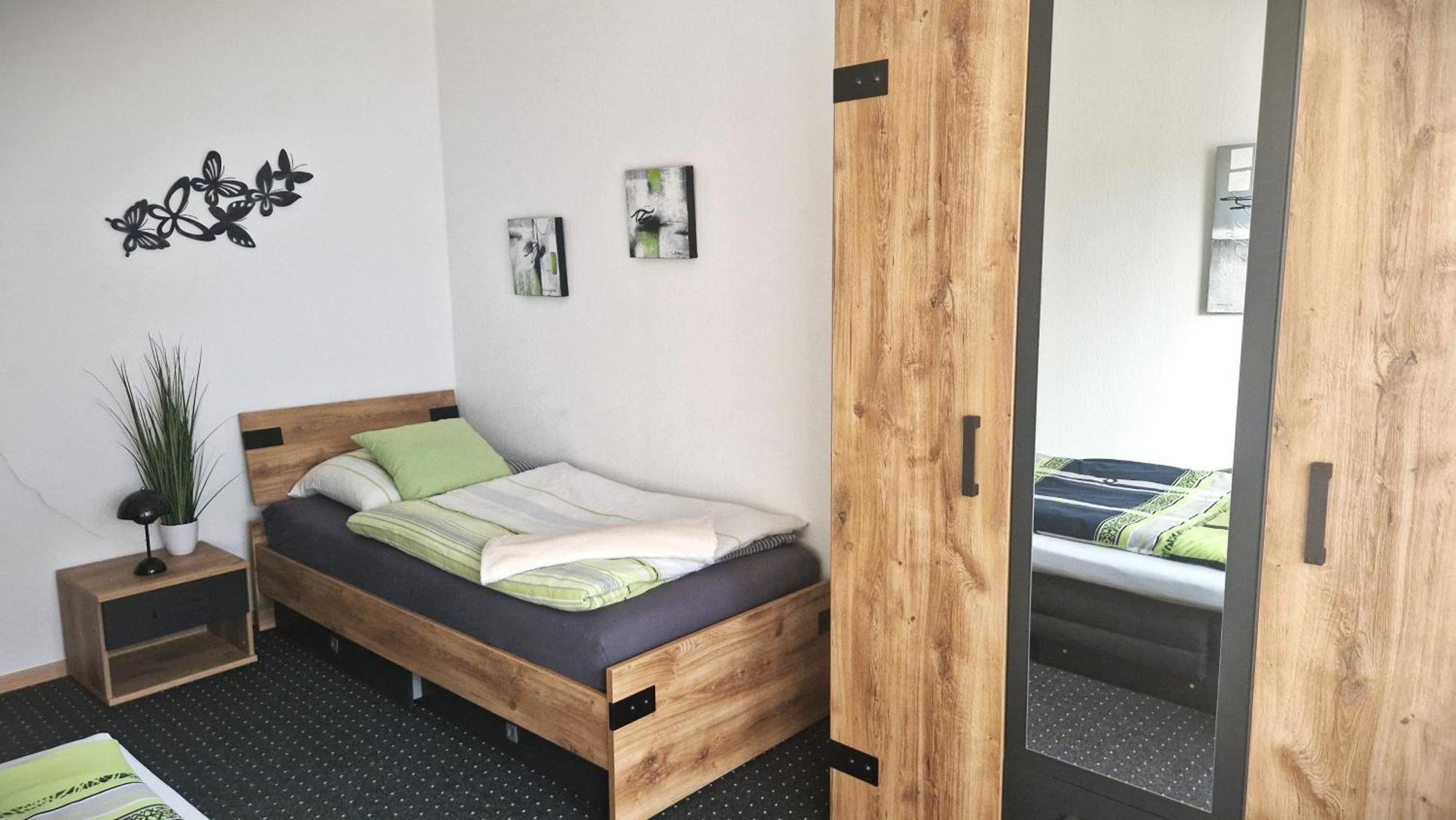 Grosszuegige Wohnung Mit Terrasse Und Gartenzugang - Das Komplette Erdgeschoss بيندلاخ المظهر الخارجي الصورة